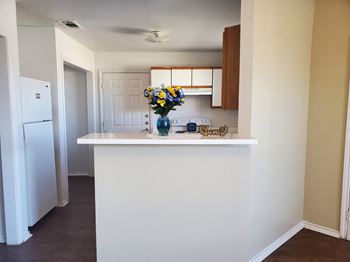 Pass-Through Serving Bar